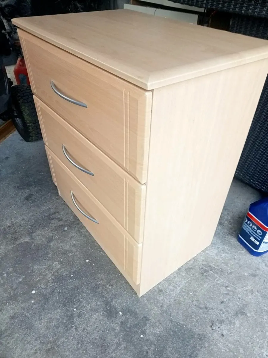 Three drawer chest - Image 3