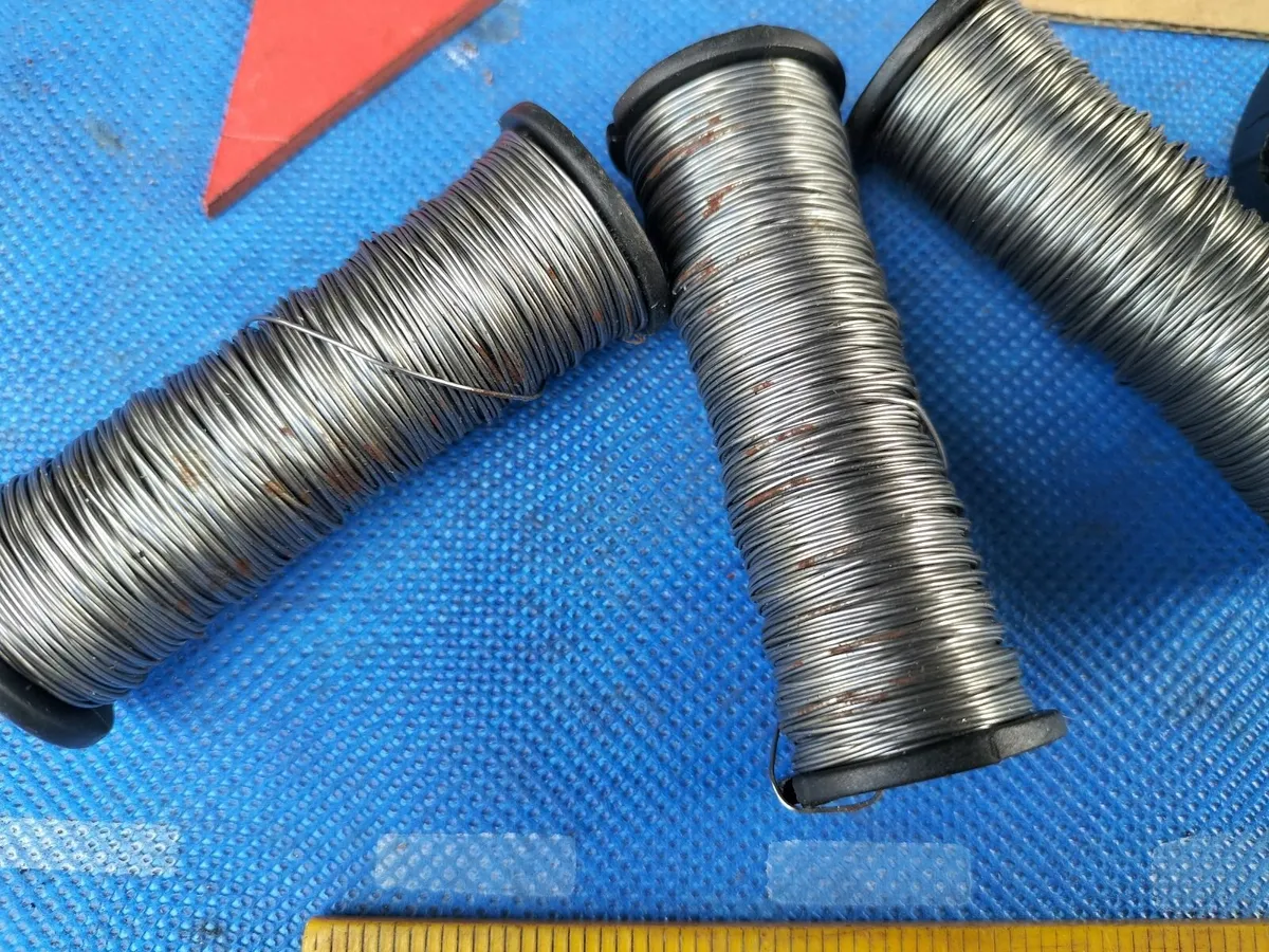 4 Rolls of Fine Steel Wire - Image 3