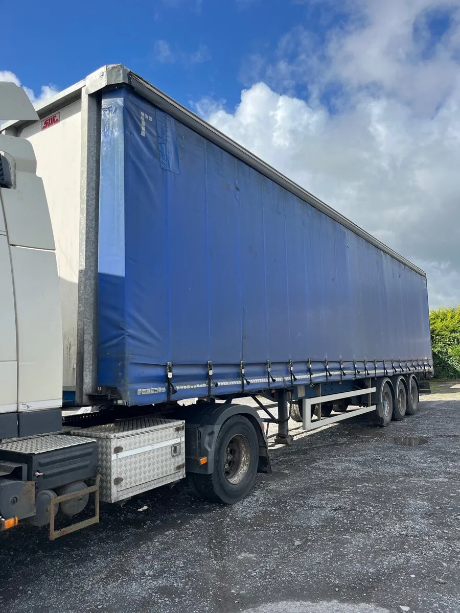 Commercial vehicle trailers - Image 1