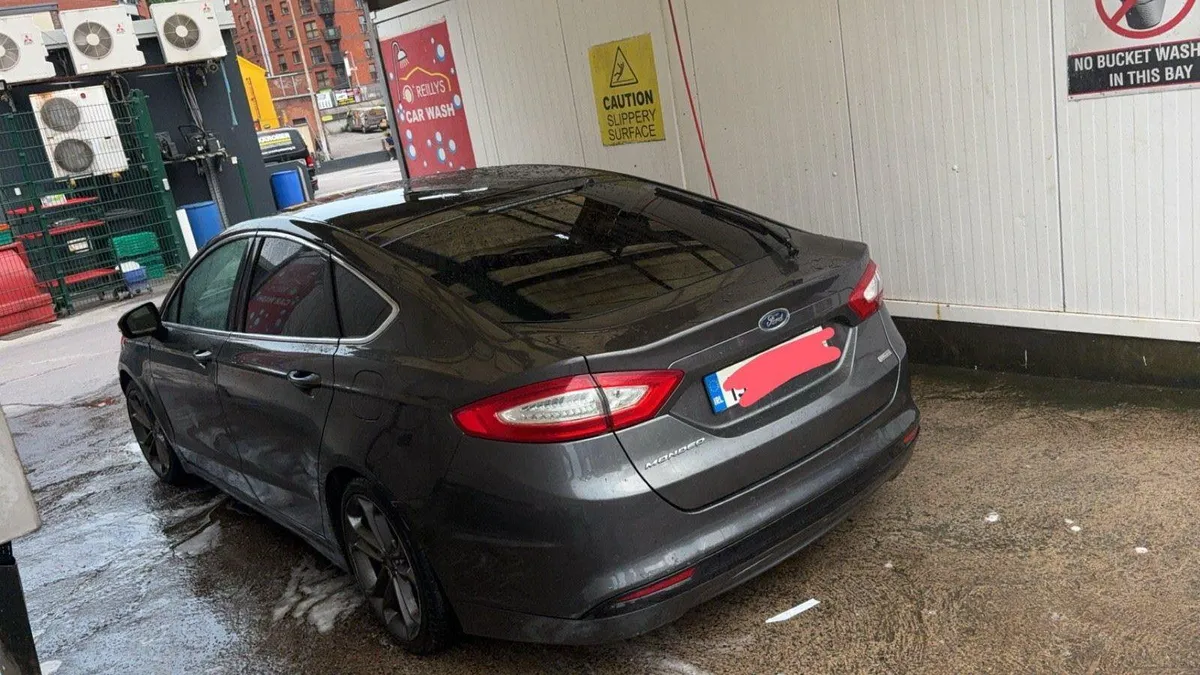 2015 ford mondeo titanium x - Image 2