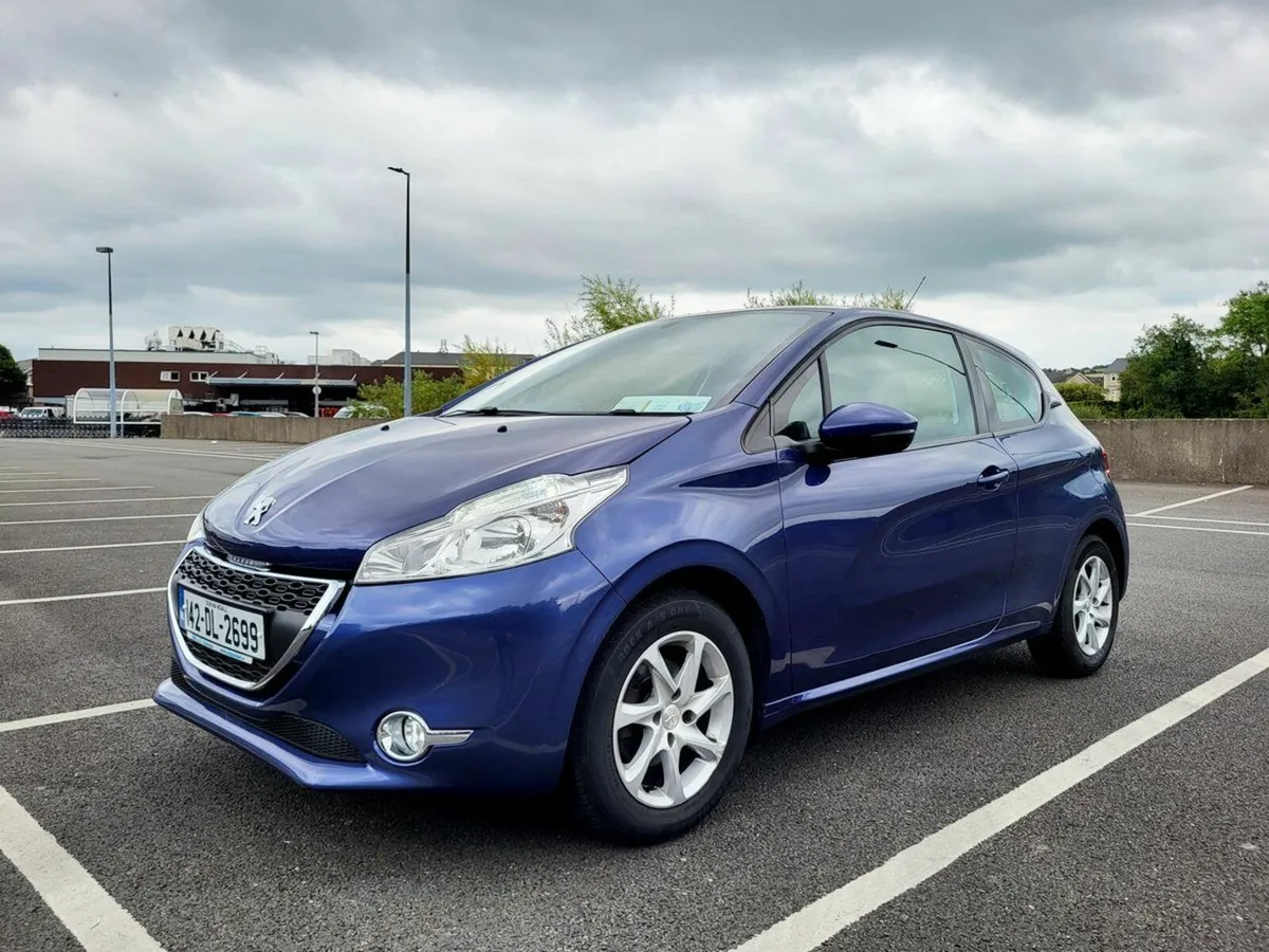 Peugeot 208 2014 - Image 1