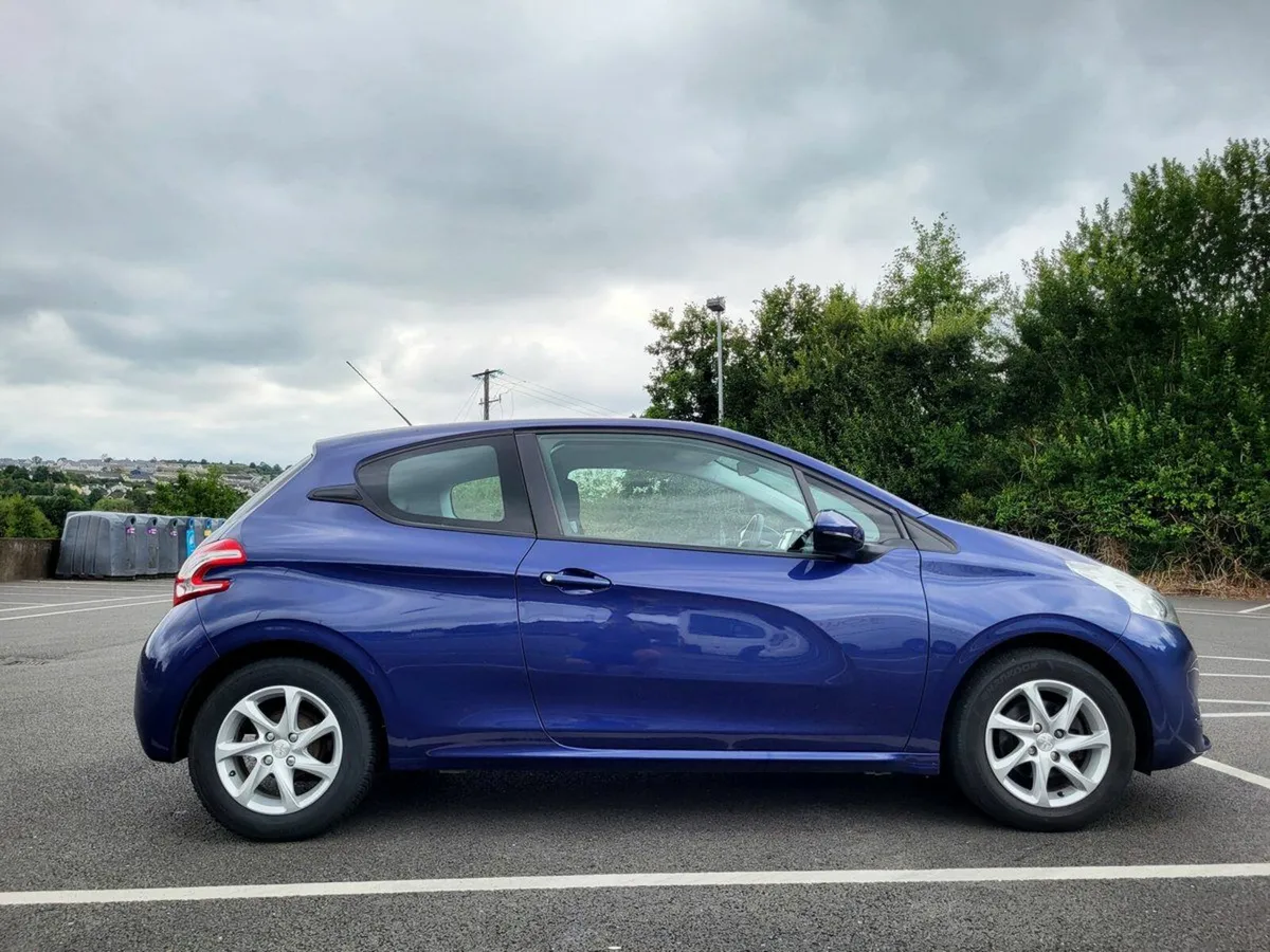 Peugeot 208 2014 - Image 3