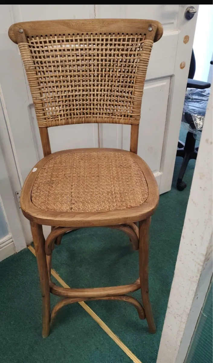 Three island chairs - Image 1