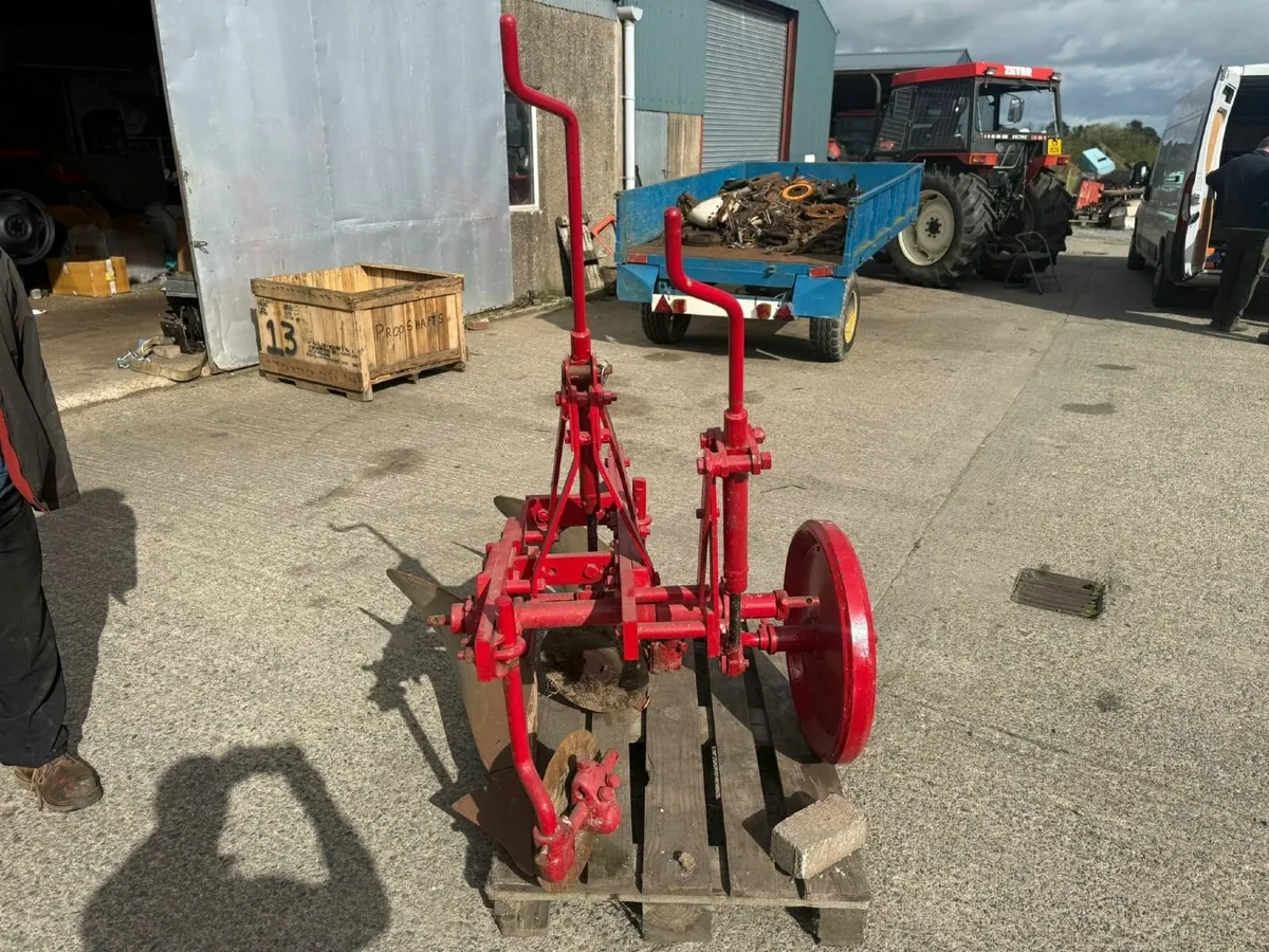 2 FURROW PLOUGHS - Image 3