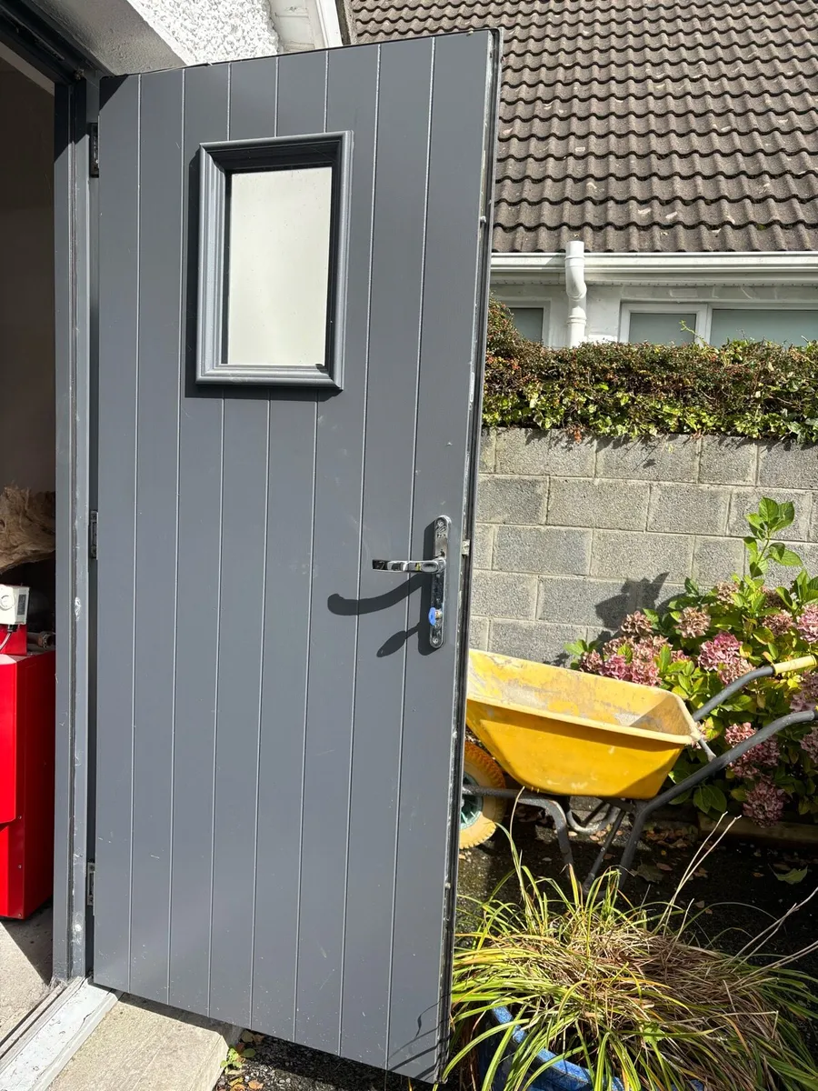 Garage doors - Image 3