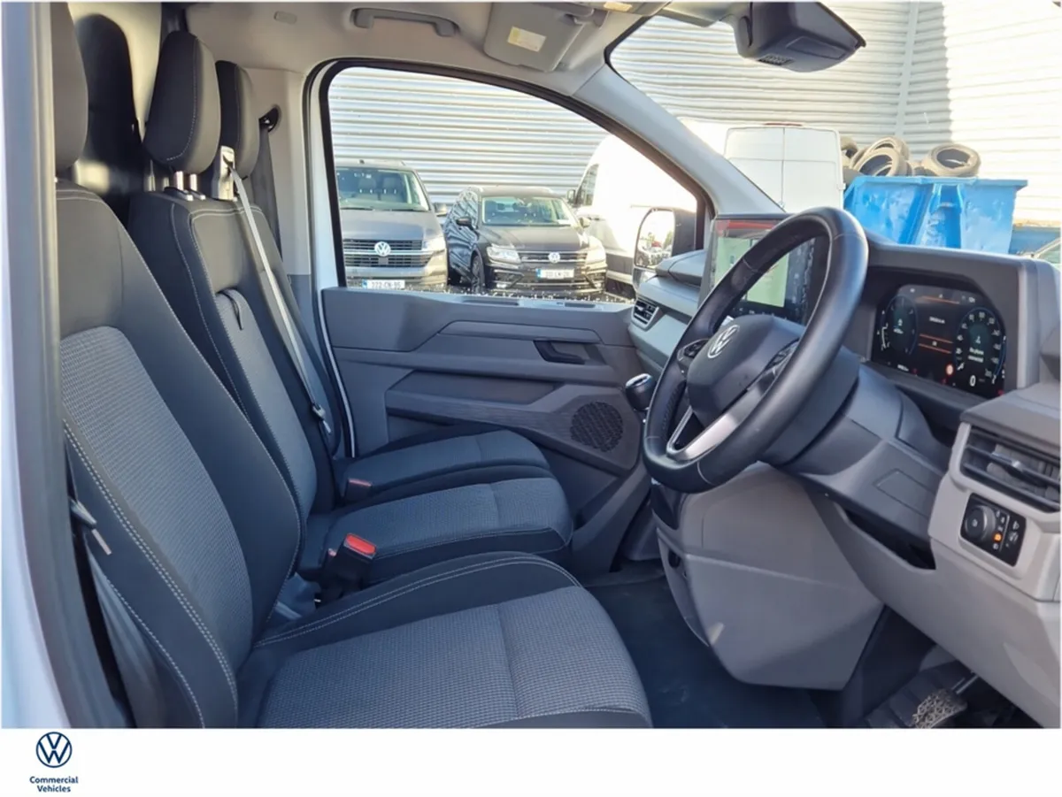 Volkswagen Transporter TRENDLINE SWB28 110BHP M6F - Image 2
