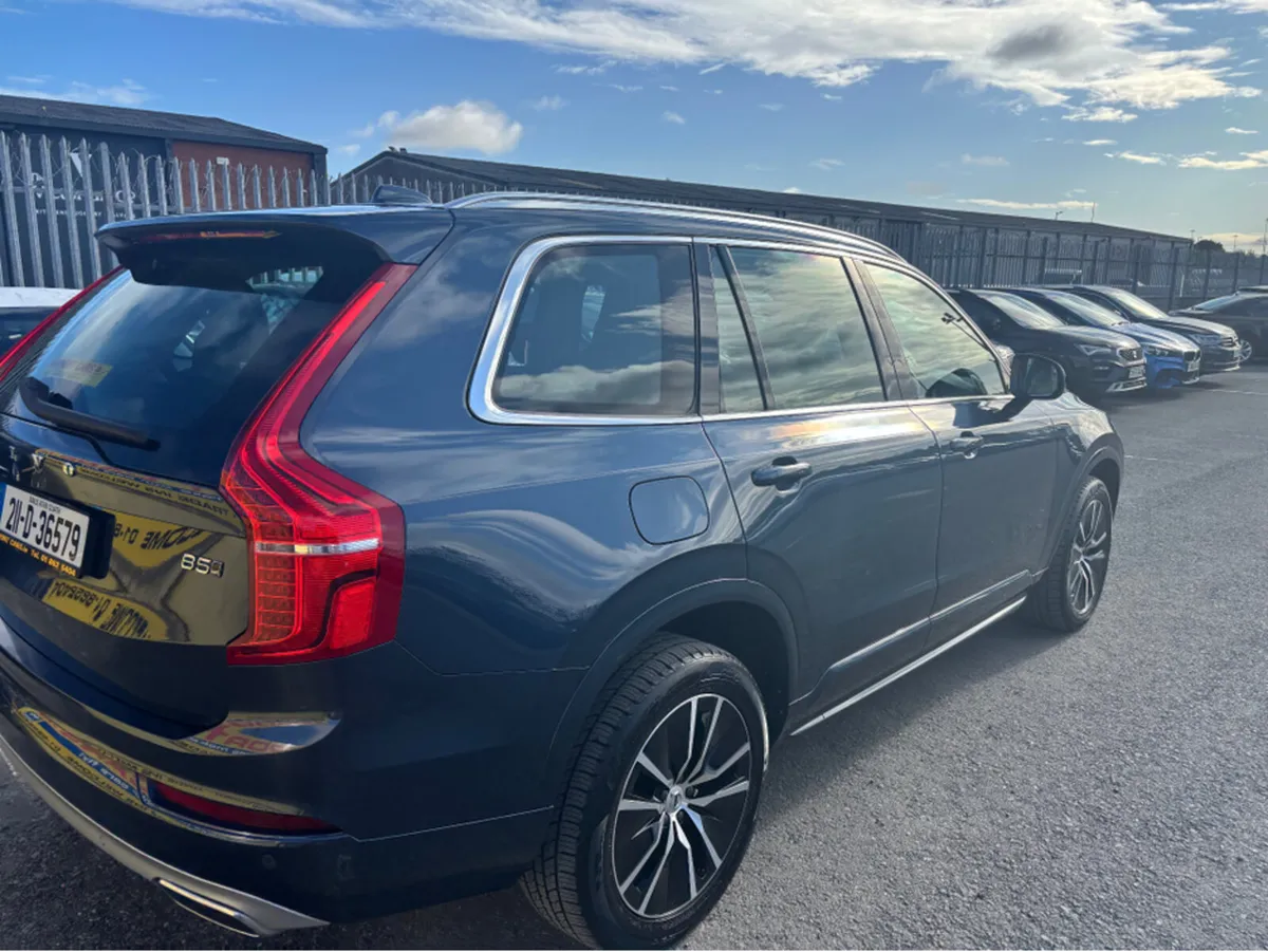 Volvo XC90 2.0 B5 MOMENTUM AWD 5DR Auto 7 Seats - Image 3