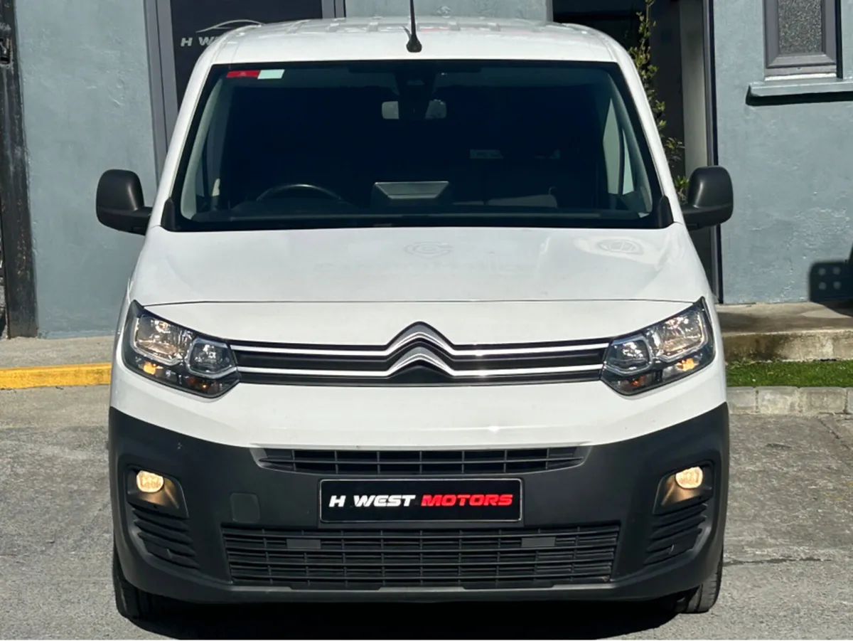 Citroen Berlingo ENT BLUEHDI 100 MWB 6 650KG 3DR - Image 4