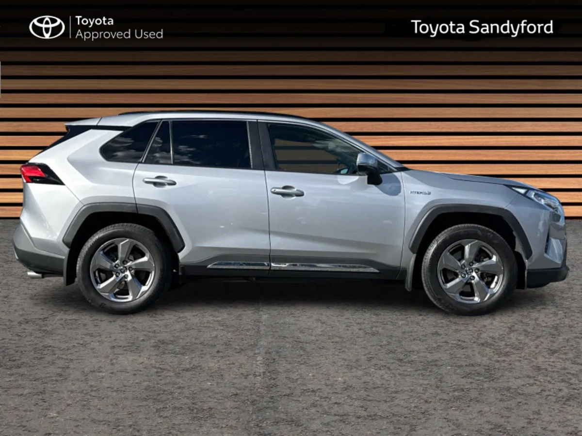 Toyota RAV4 HYBRID SOL AUTO // LEATHER HEATED SEAT - Image 3