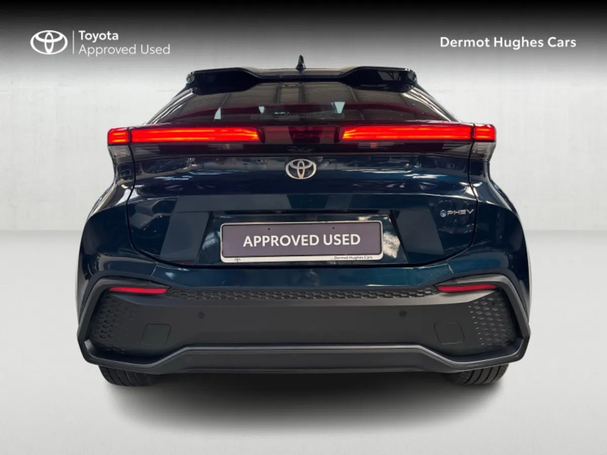 Toyota C-HR C-HR PHEV SPORT 2.0 ** MASSIVE SAVINGS - Image 4