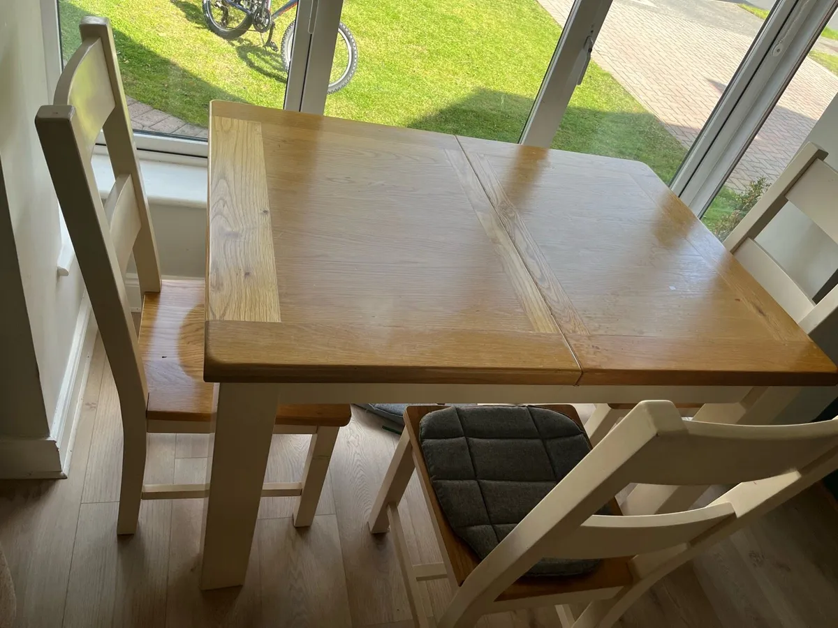 Kitchen Table and chairs - Image 3