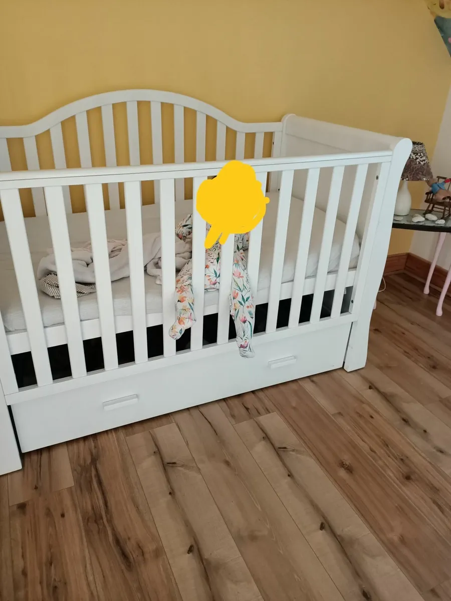 Cot bed