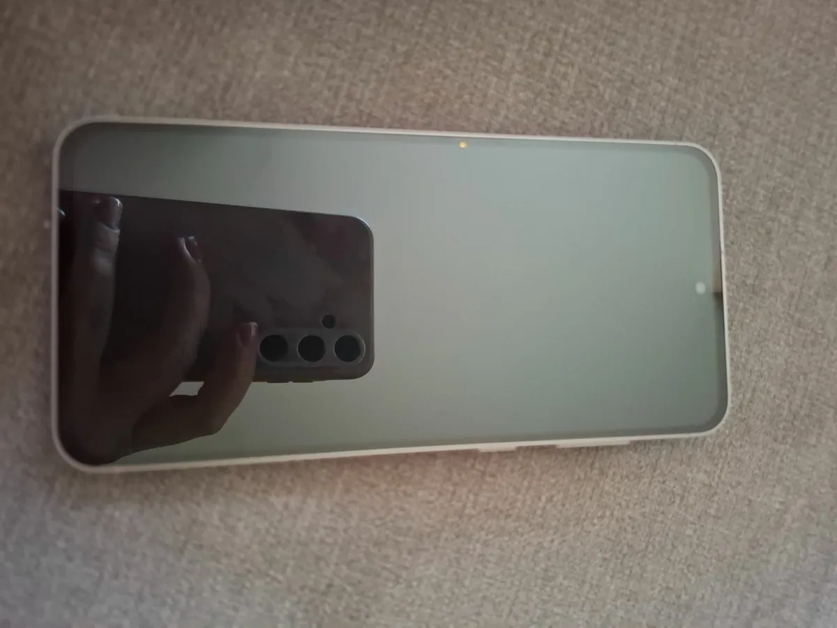 Phone - Image 3