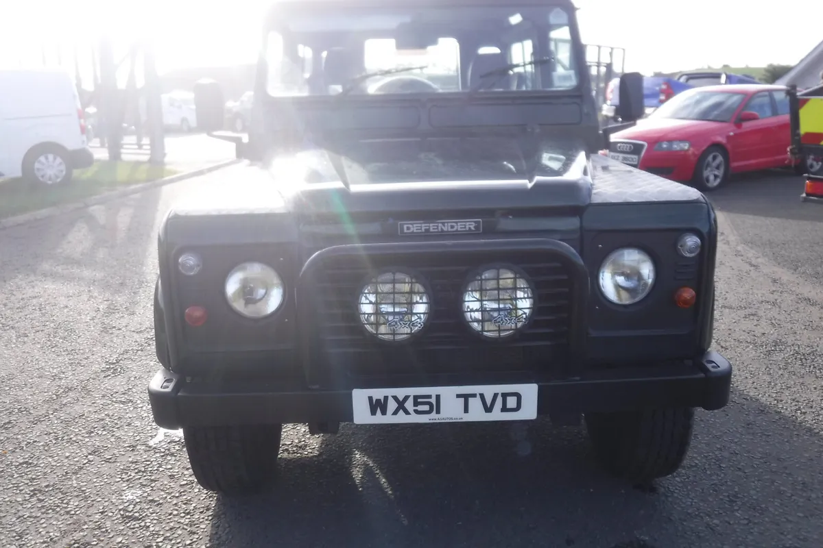 Landrover Defender 90TD5 station wagon. 66,614 mls - Image 3