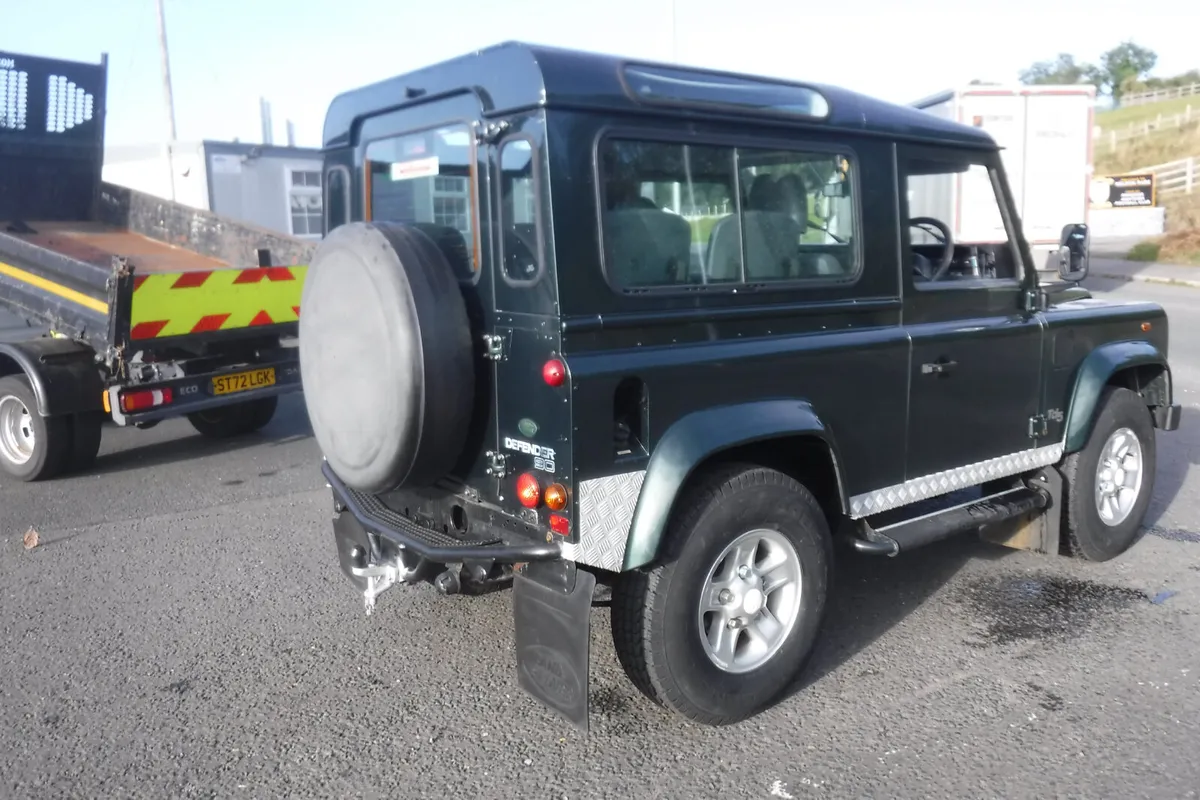 Landrover Defender 90TD5 station wagon. 66,614 mls - Image 4