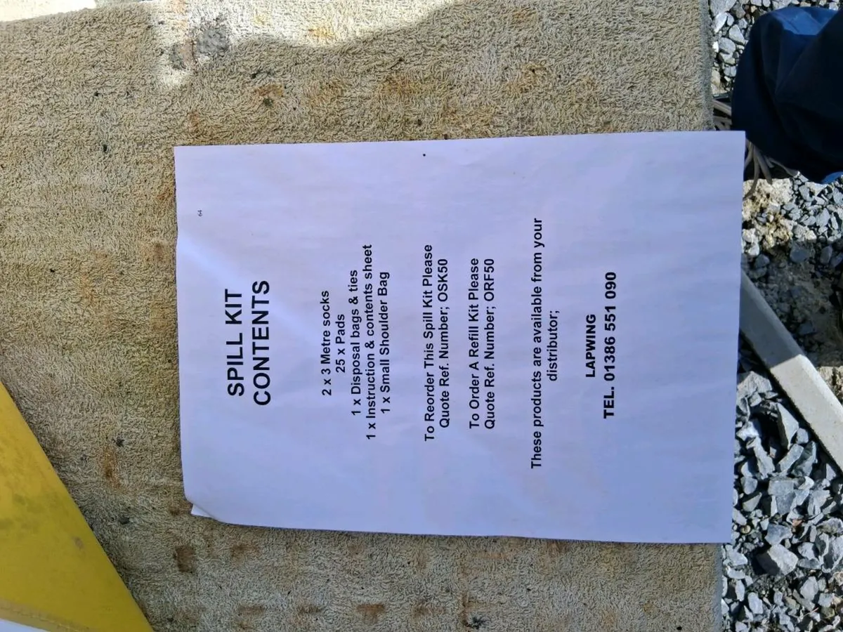 Oil and fuel spill kit - Image 2