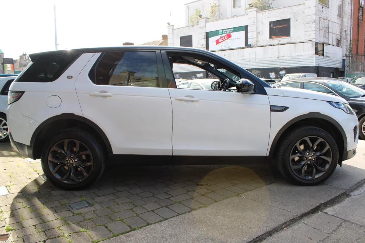 Land Rover Discovery Sport 2.0 4WD AUTO 2019 - Image 3