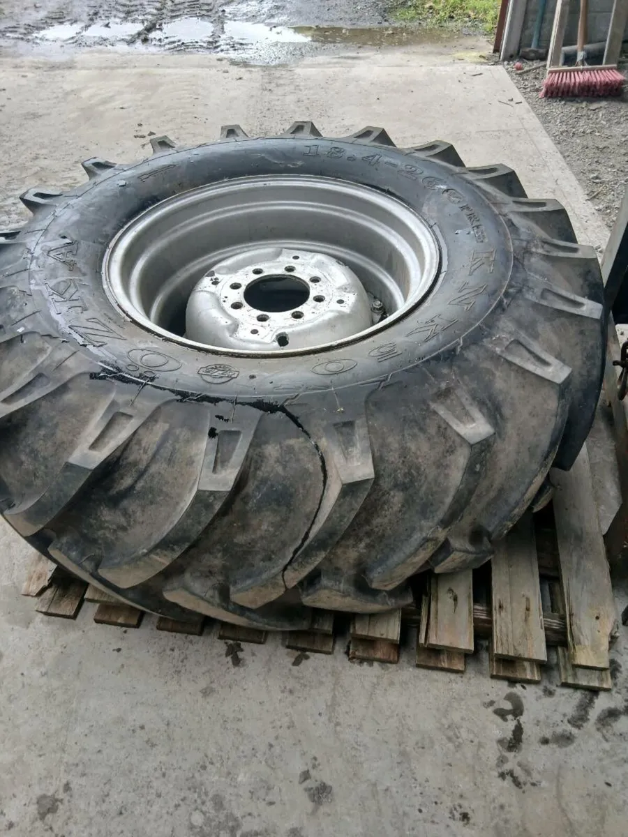 18.4 x 26 wheels on Fergusson rims 14 ply - Image 4