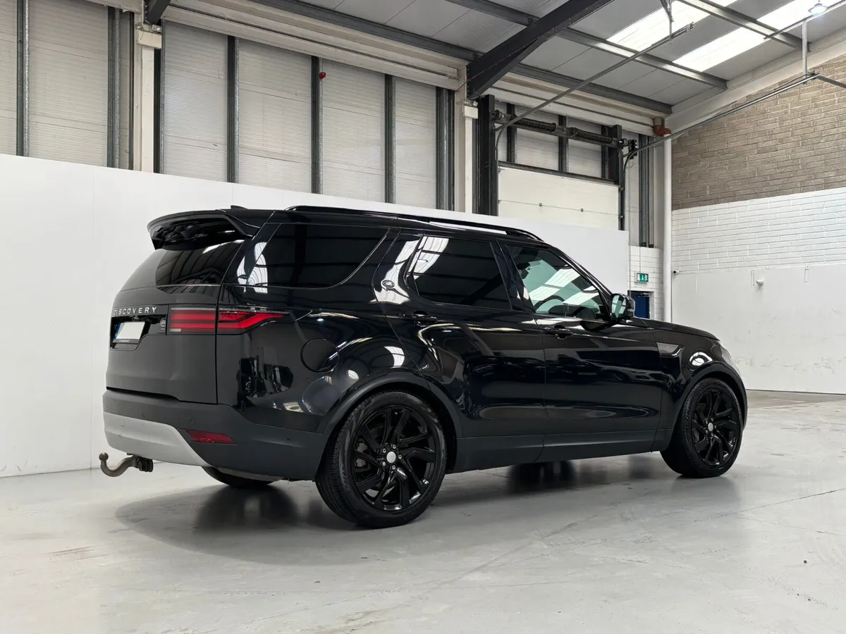 2022 Land Rover Discovery 5 3.0 D300 Commercial - Image 4