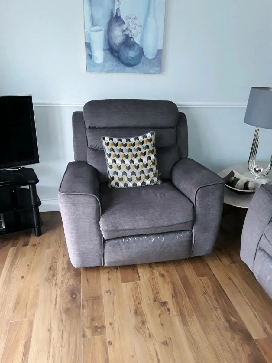 Reclining Couch - Image 1