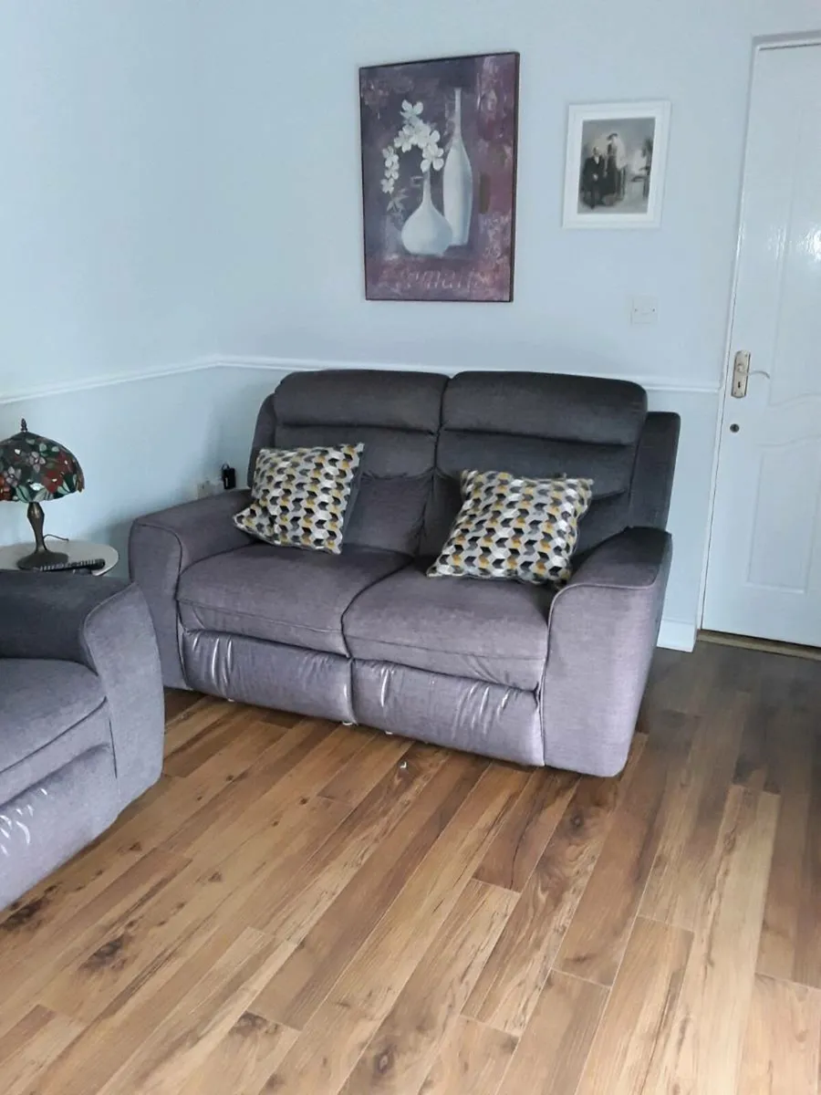 Reclining Couch - Image 3