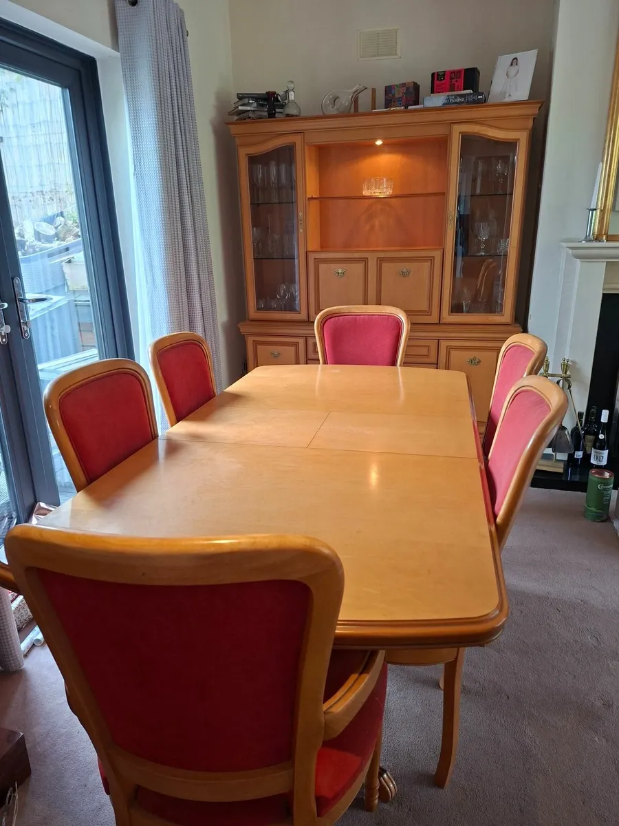 Stunning Dining table , Display Cabinet & Chairs - Image 1