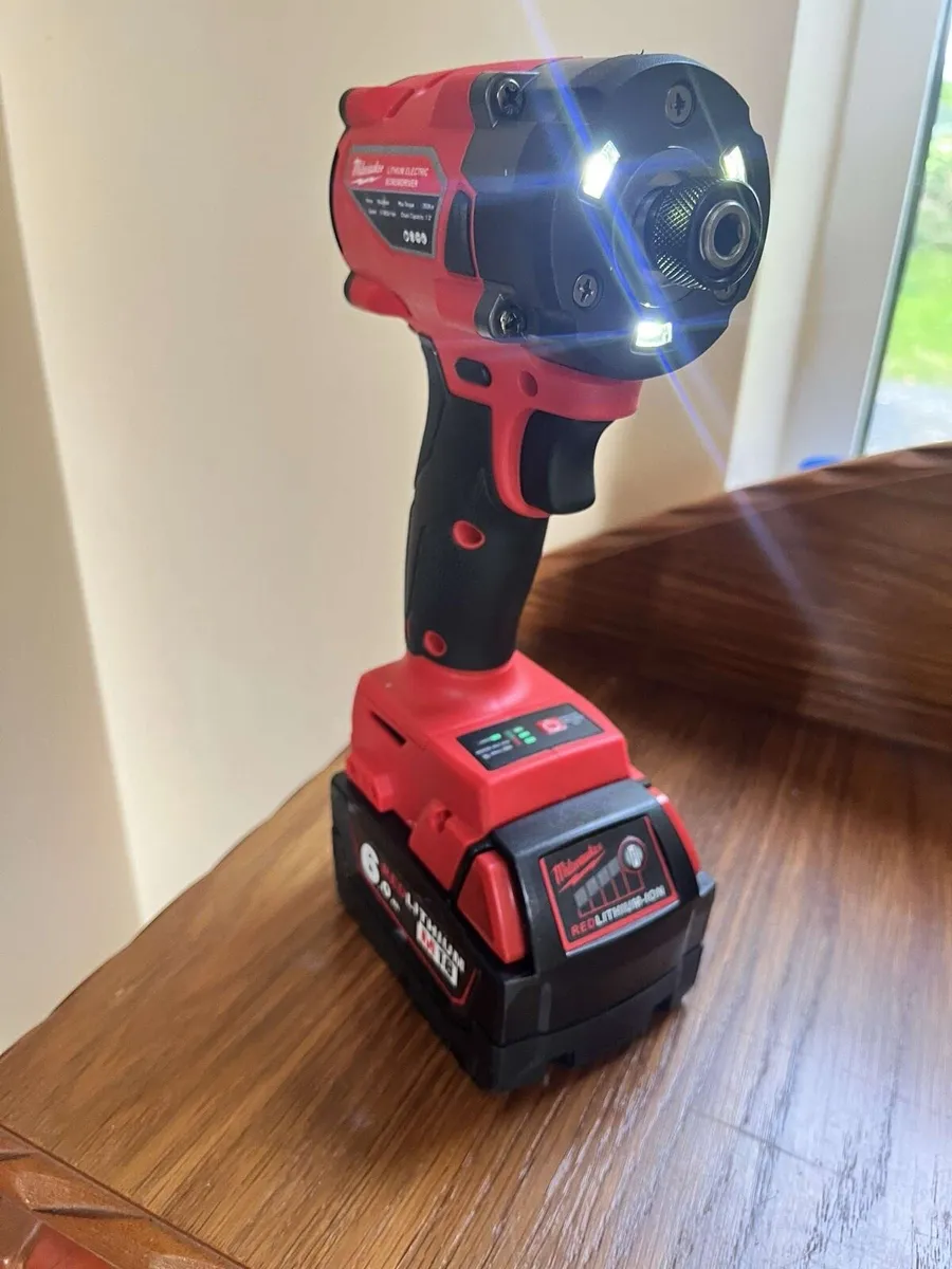 BRAND NEW Milwaukee Impact Driver + Battery - Image 3
