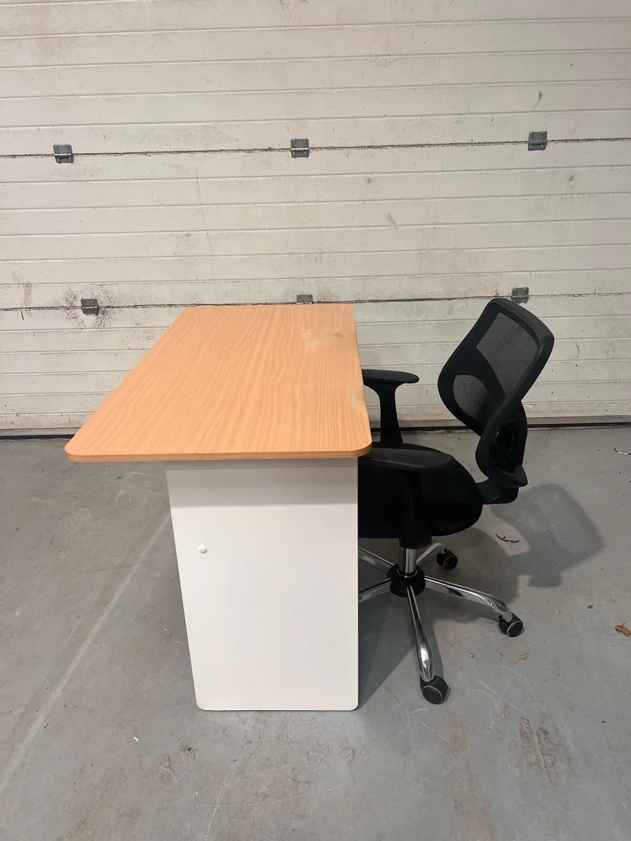 Office desk and chair - Image 2