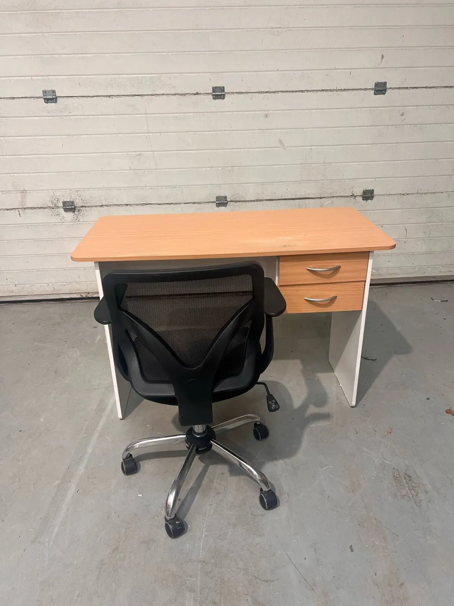 Office desk and chair - Image 3