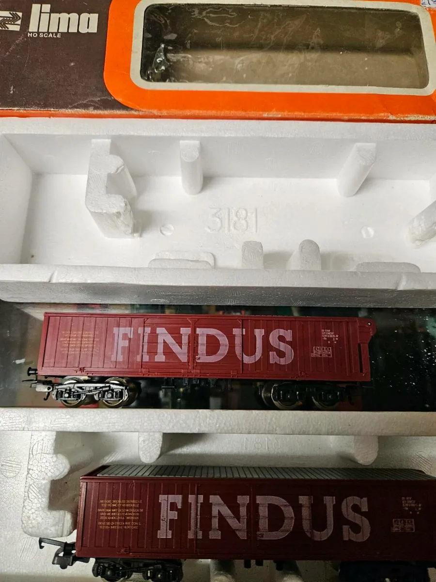 Hornby Lima OO Gauge Wagons - Image 3