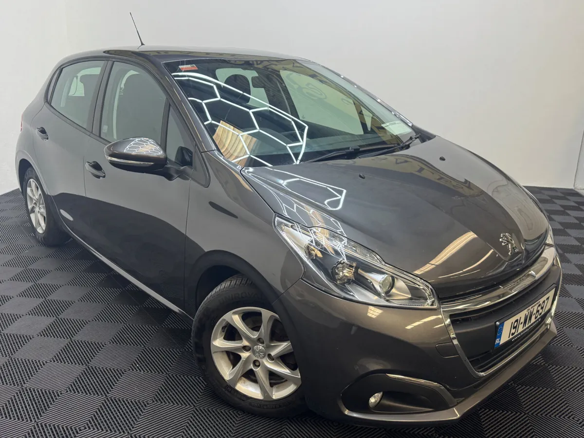 2019 Peugeot 208 1.2 petrol pure tech low km - Image 2