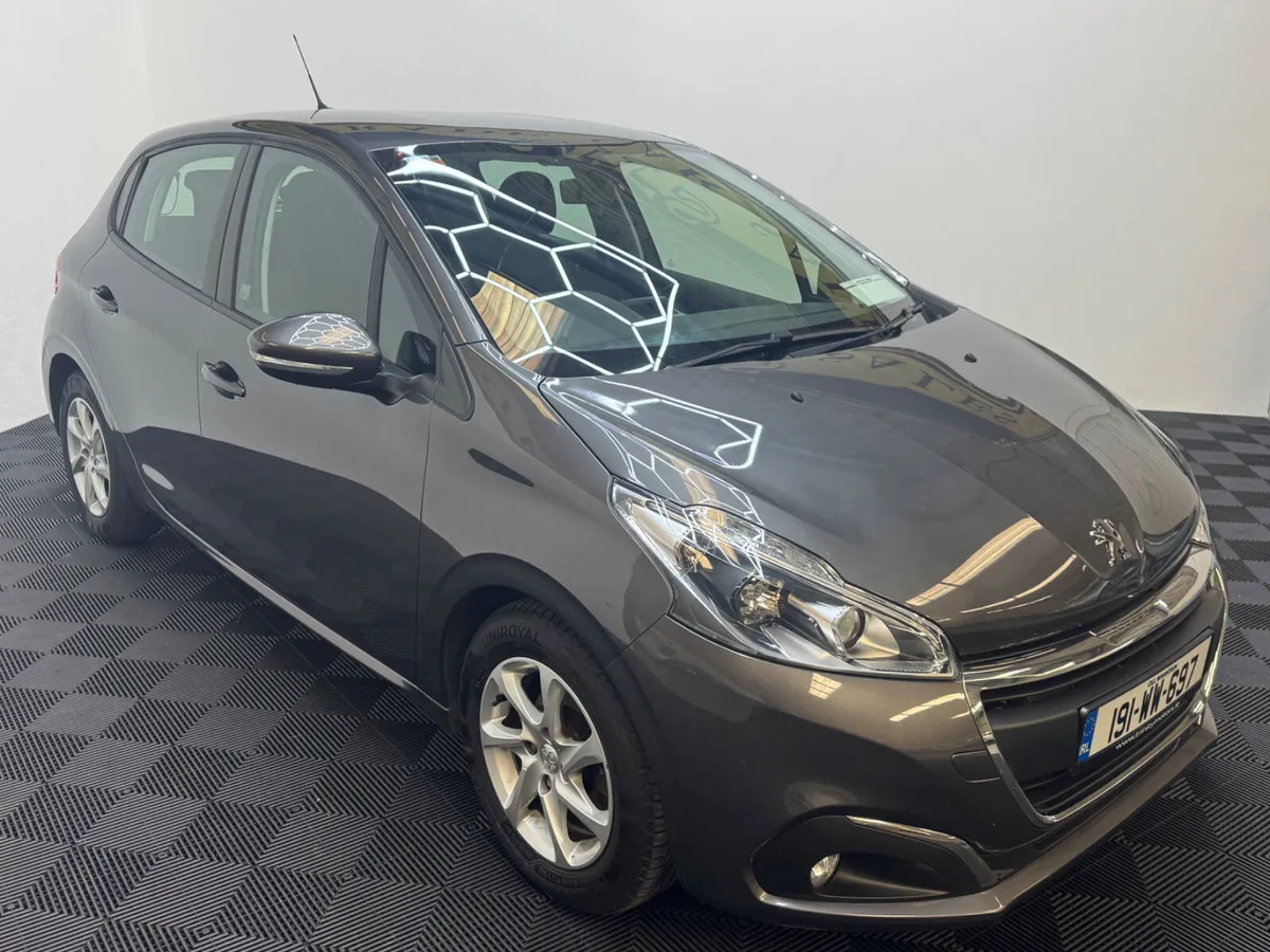 2019 Peugeot 208 1.2 petrol pure tech low km - Image 3