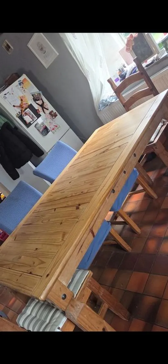 Table and 6 chairs - Image 2