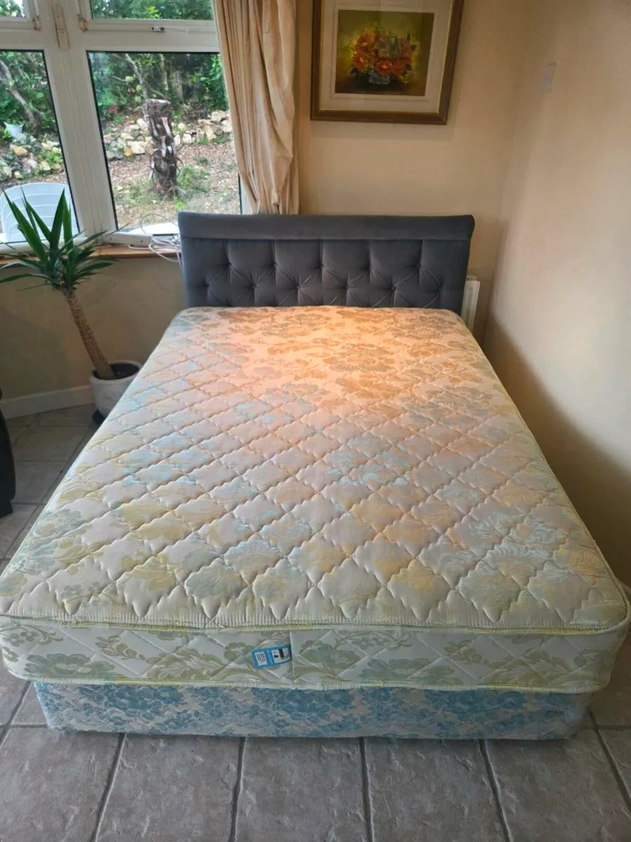 Double bed - Image 1