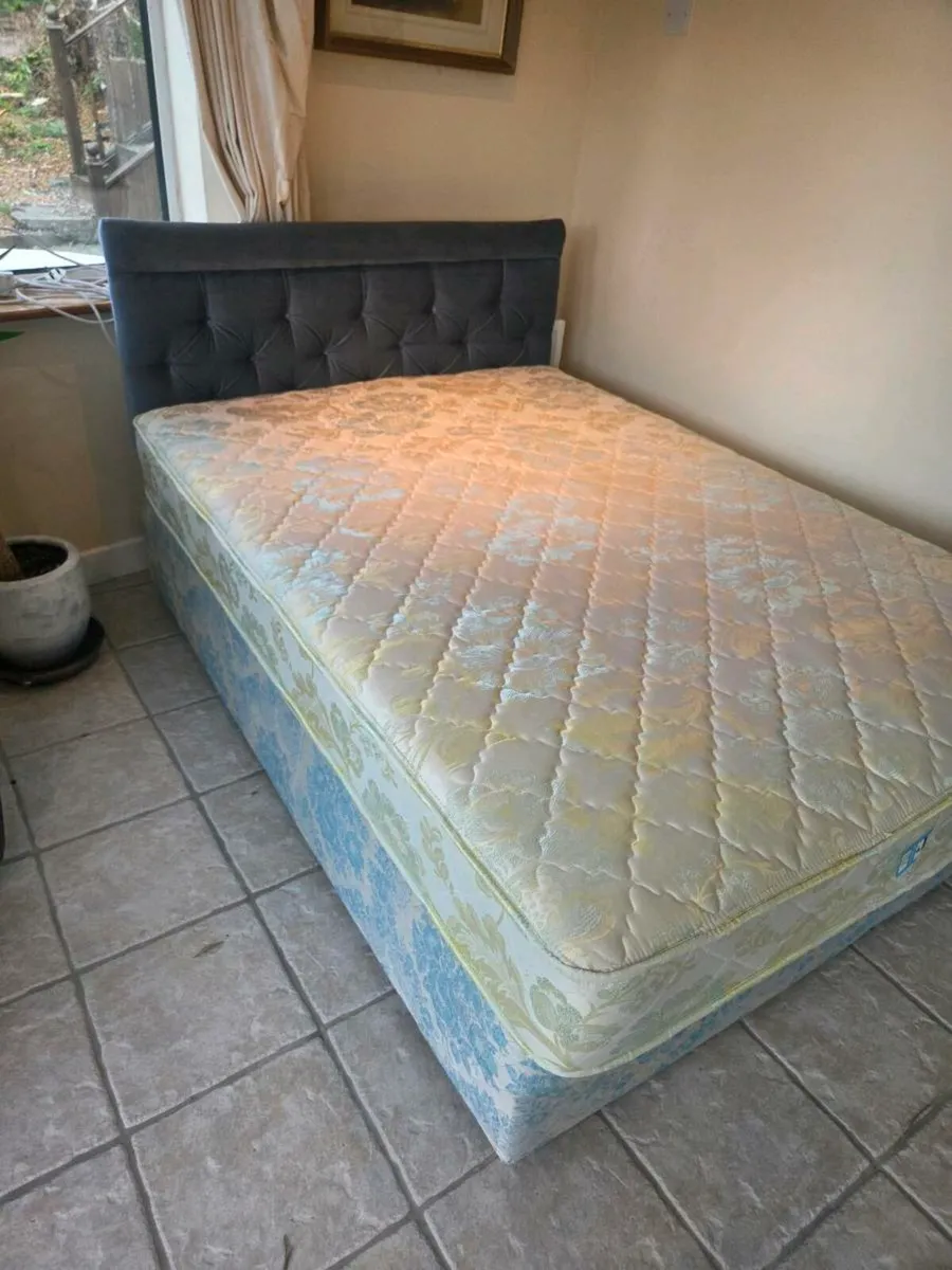 Double bed - Image 3