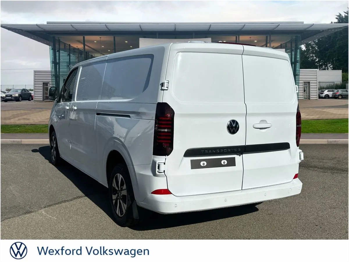 Volkswagen Transporter Trendline Plus LWB 150Bhp - Image 4