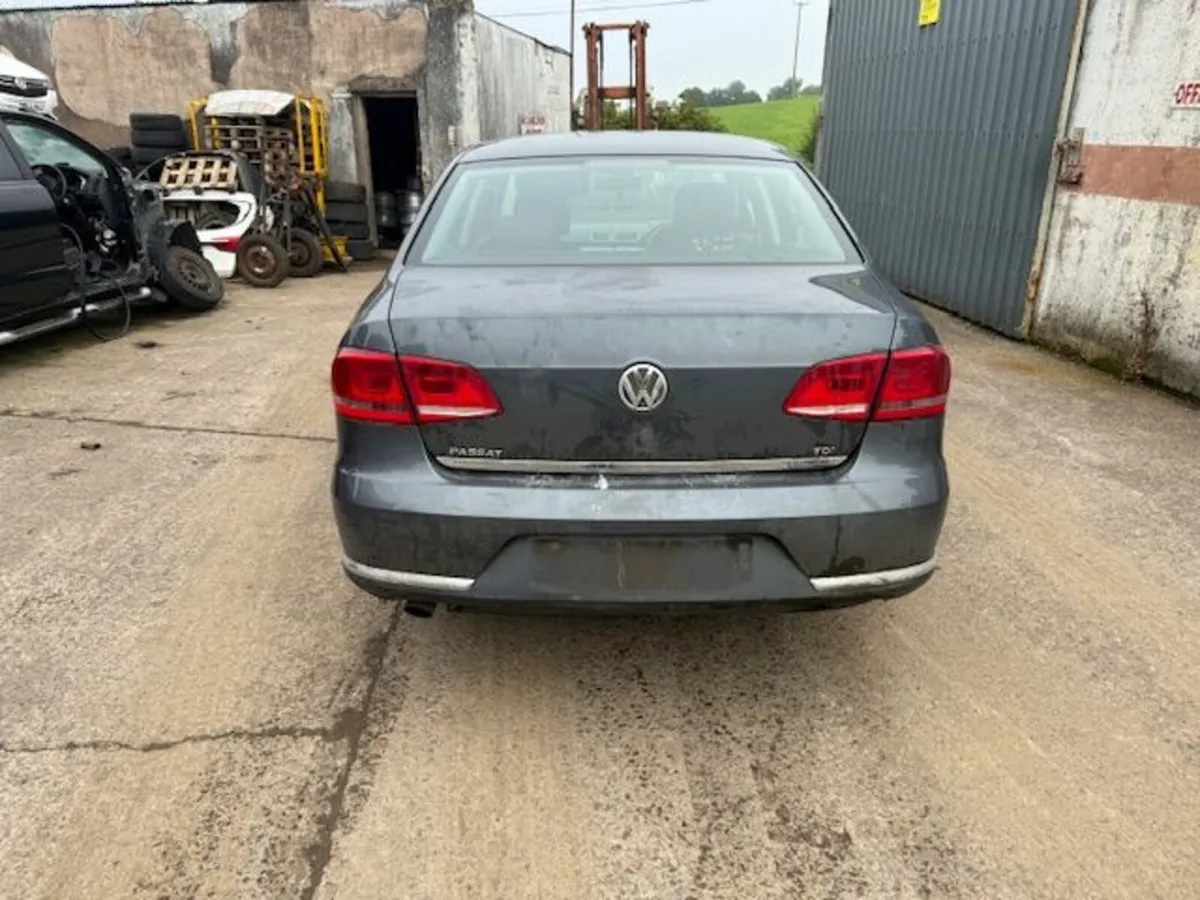 2012 VOLKSWAGEN PASSAT 1.6L-D - Image 3