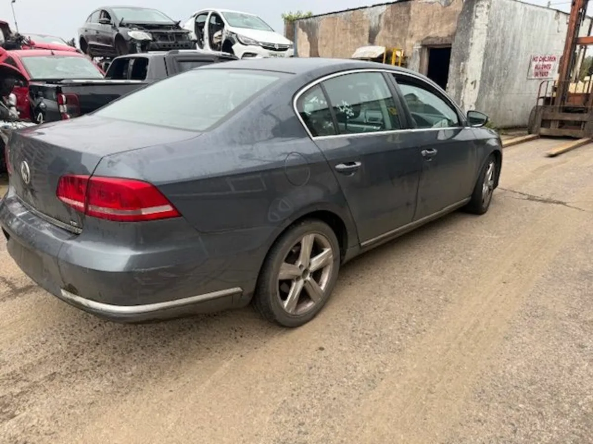 2012 VOLKSWAGEN PASSAT 1.6L-D - Image 4