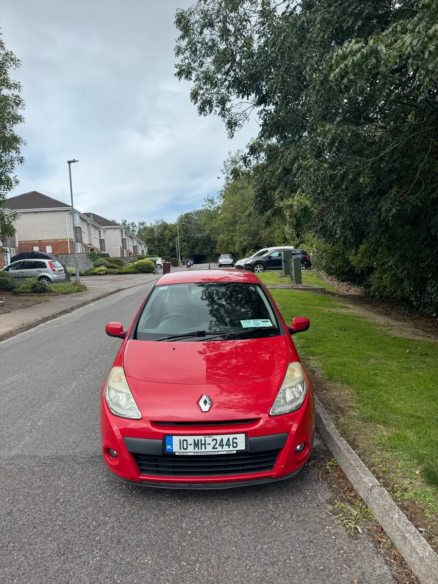 2010 Renault Clio 1.1 petrol - Image 2