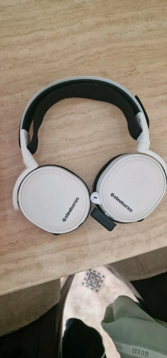 Steel series headphones - Image 2