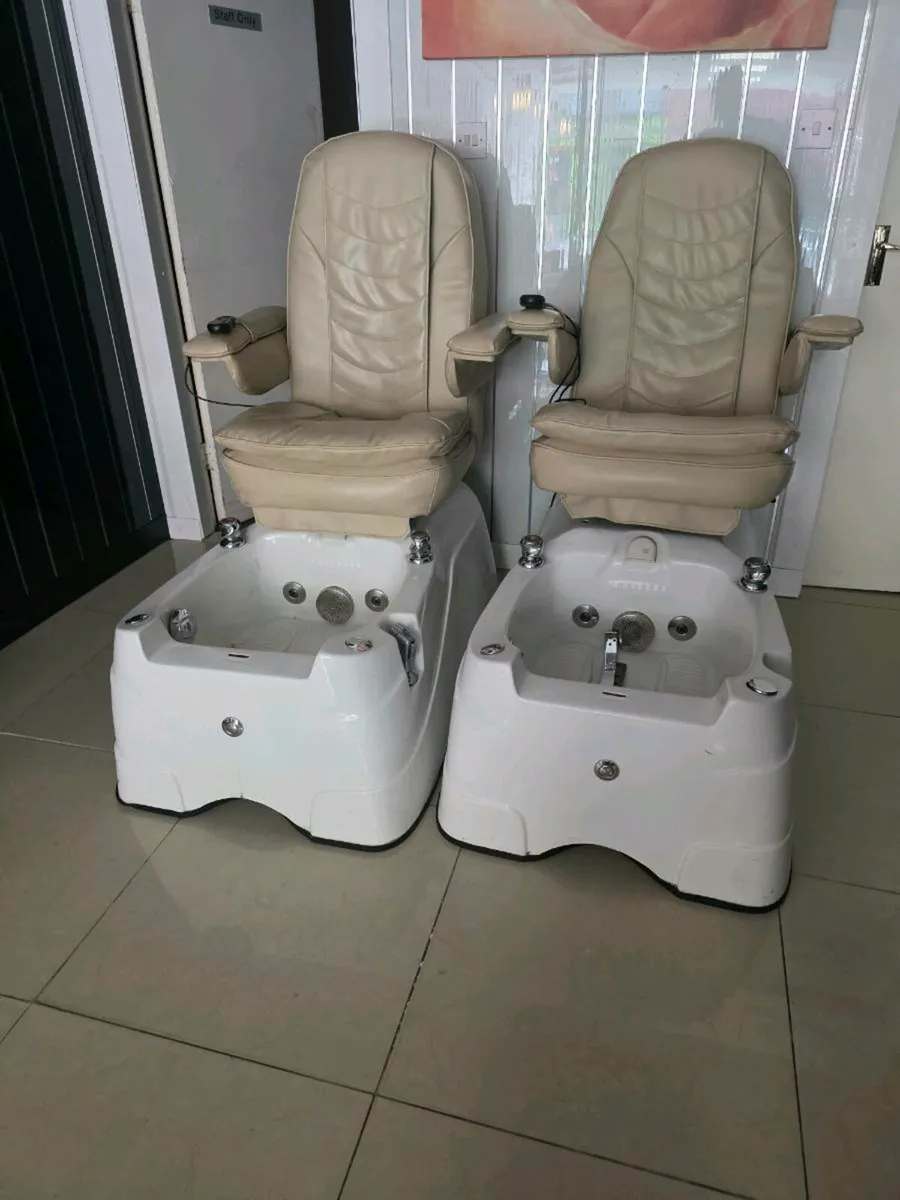 Pedicure chair - Image 1