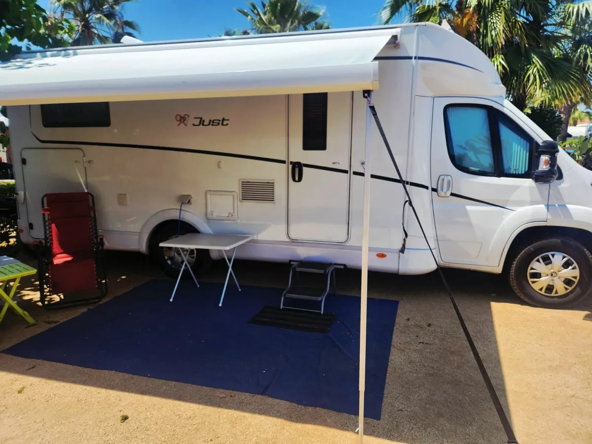 Luxury Motorhome Dethleffs - Image 1