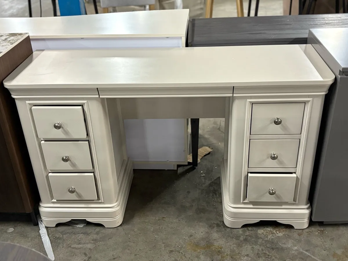Newport Light Grey 6 Drawer Dressing Table - Image 2