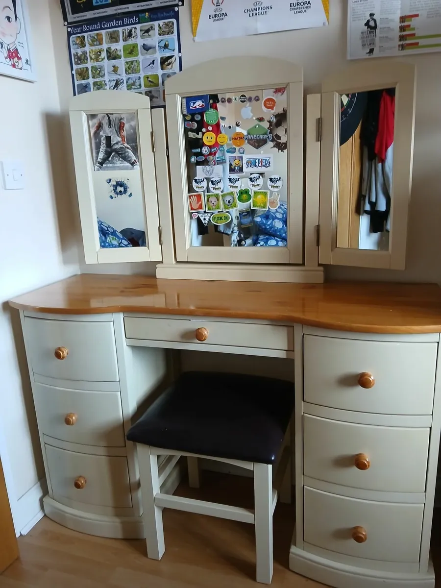 Childrens bedroom furniture - Image 4