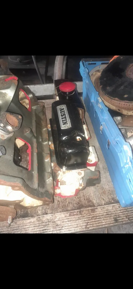 Austin cut away engine - Image 1