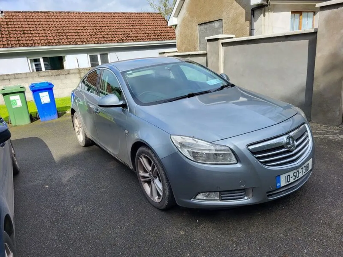 2010 Vauxhall Insignia - Image 1