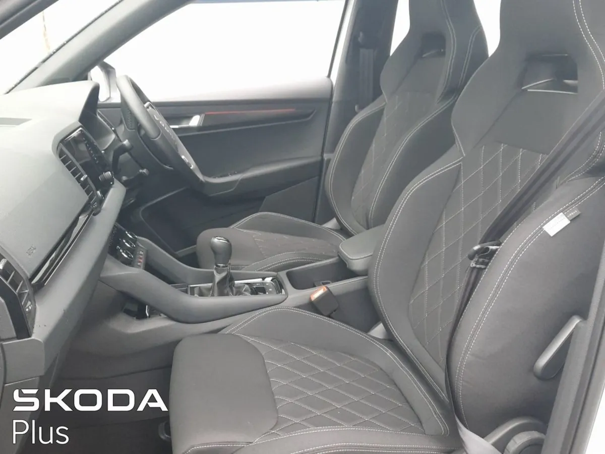 Skoda Karoq  panoramic Sunroof electric Boot spor - Image 3