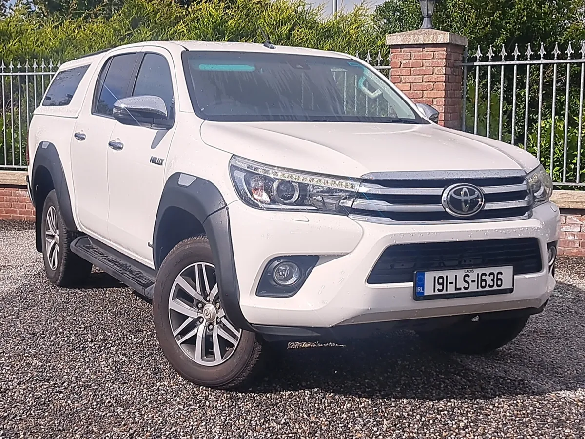 Toyota Hilux Invincible Crewcab 2.4 Diesel Manual - Image 1