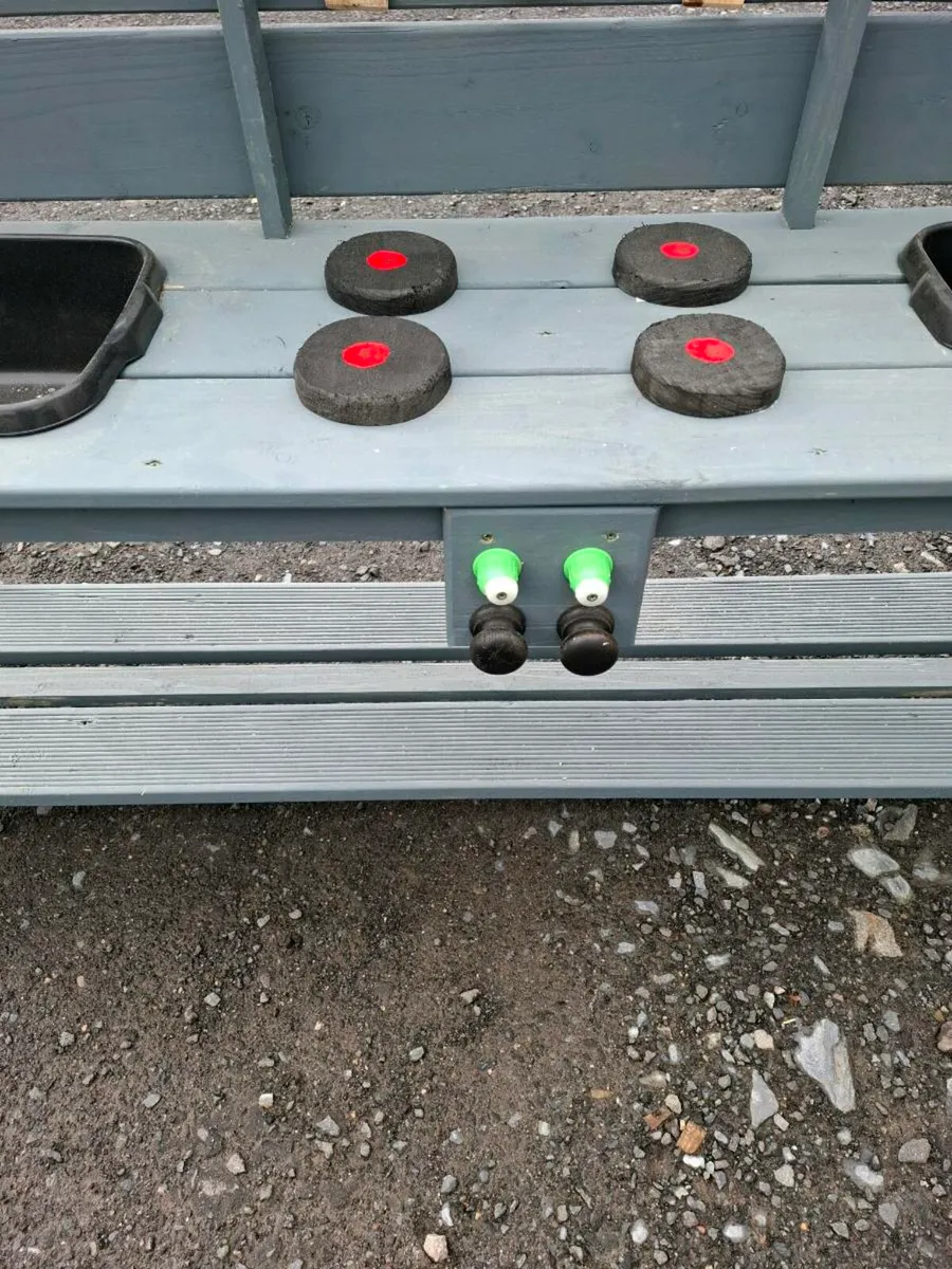Kids outdoor mud kitchen. - Image 4