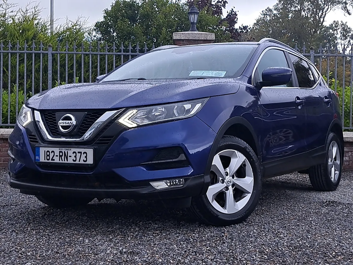 Nissan Qashqai SV Premium 1.5 Diesel with Moonroof - Image 2